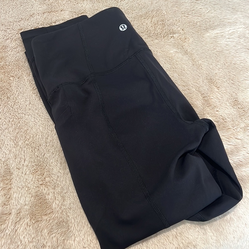 Black Lululemon capri pants - size w4